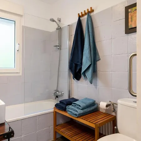 Garden House In The Center *