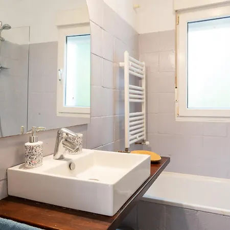 Garden House In The Center Daire