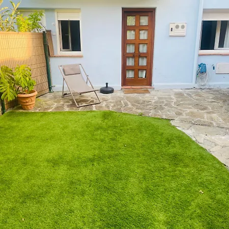 Garden House In The Center דירה