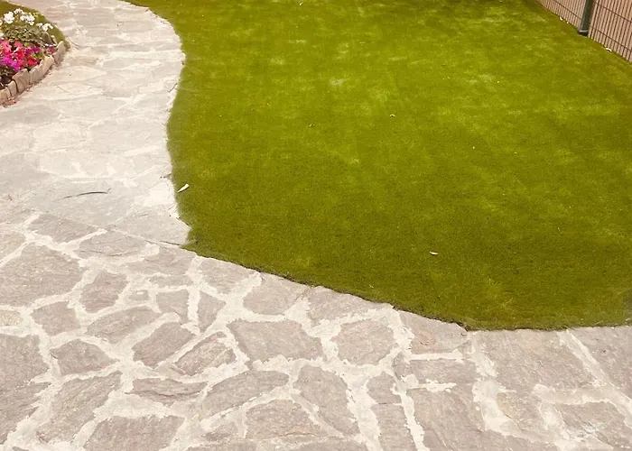 Garden House In The Center *